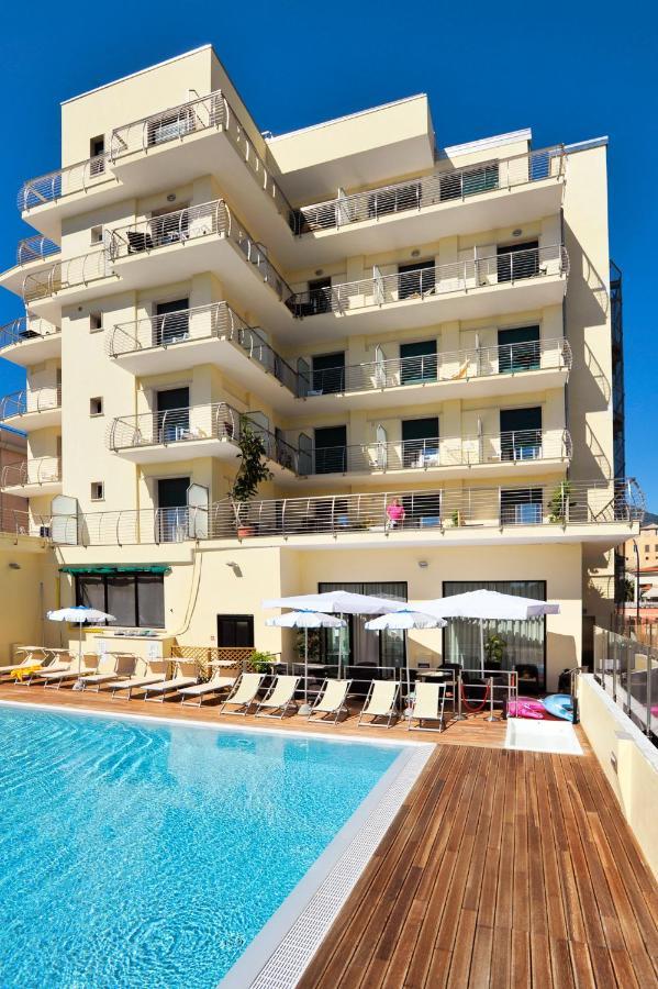 Hotel Excelsior E 3*